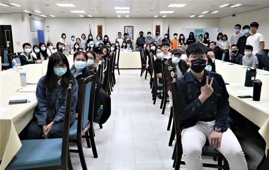 圖片標題:06 樂擎老師和同學大合影