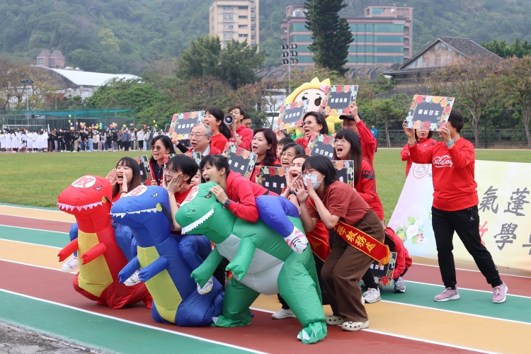 圖片標題:batch_圖五：繞場活動表演