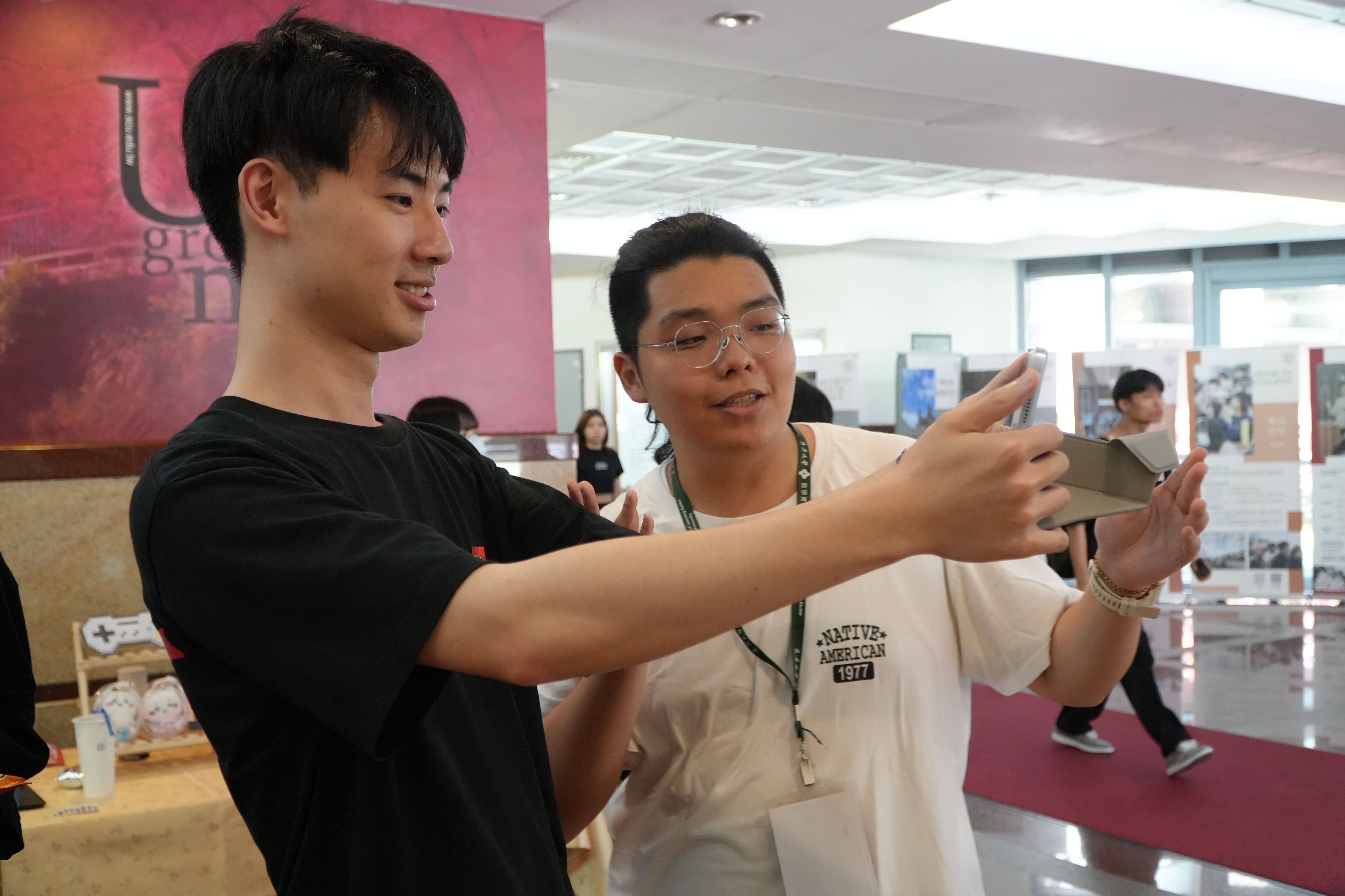 圖片標題:學生講解-1