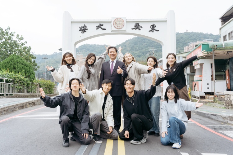 圖片標題:圖一、東吳大學辦學績效卓著（遠見雜誌攝影）。