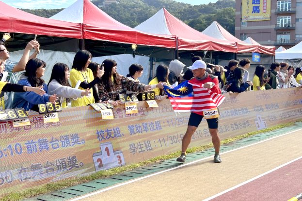 圖片標題:2025東吳國際超馬志工6