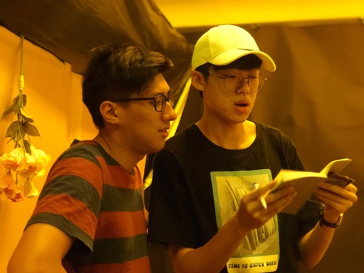 圖片標題:03 同學專注於解謎