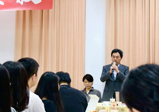 圖片標題:07 王世和國際長回覆同學發問