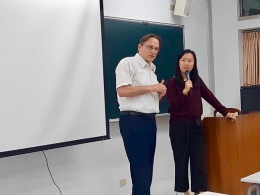 圖片標題:05 斯洛伐克駐台代表MR.Ｍartin及梁晨博士發表心得