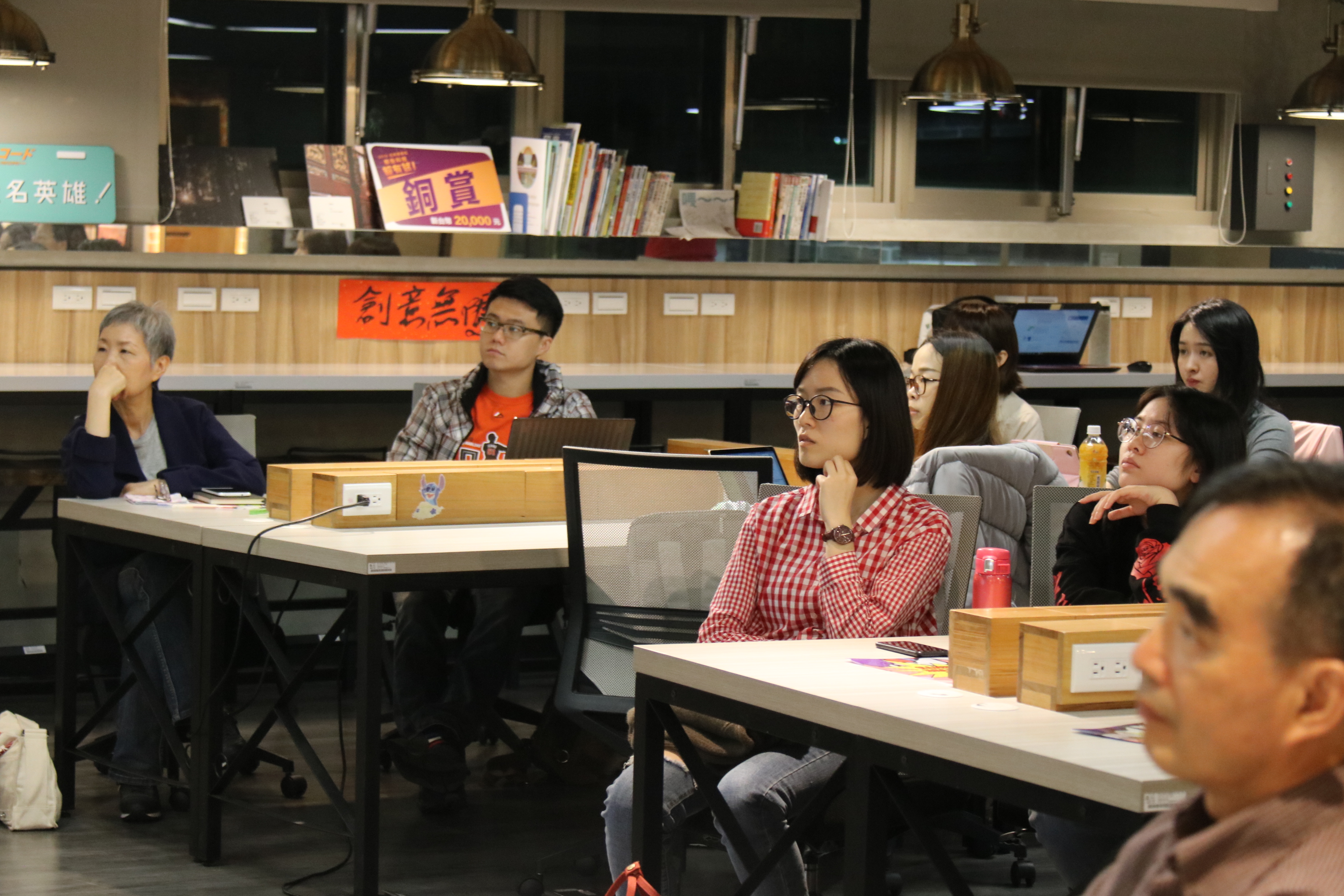 圖片標題:現場同學認真聽講