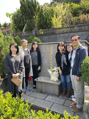 圖片標題:2020年3月17日莊媖琁總務長、馬宗潔老師(稱端木愷校長母親為外曾祖母)與總務處同仁前往 (Copy)