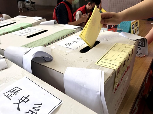 圖片標題:本校同學投票情形