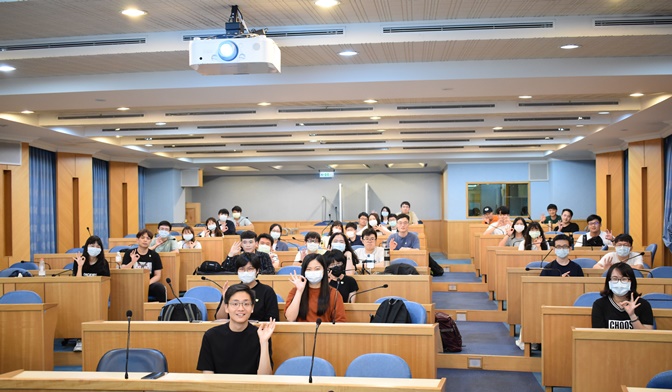 圖片標題:02_演講尾聲的大合照