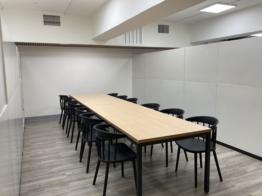 圖片標題:社辦空間內的共享會議室