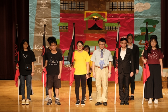 圖片標題:06校長授旗後合影