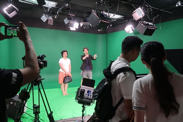 圖片標題:參訪教學資源中心