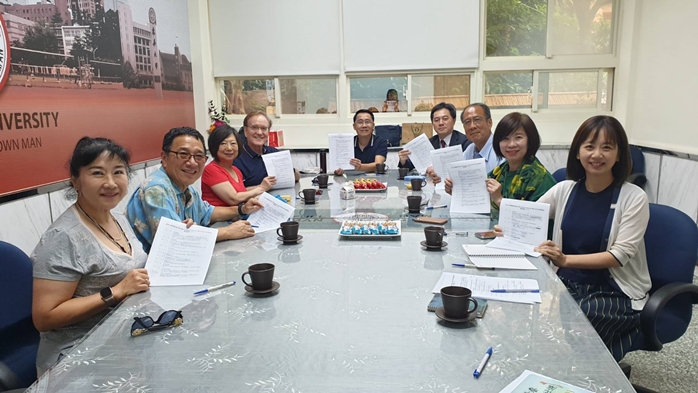 圖片標題:01_南加州校友會孫善泰會長伉儷返校捐贈獎學金