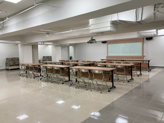 圖片標題:圖九：群享多功能大教室-取群力共享之意提供社團舉辦大型活動