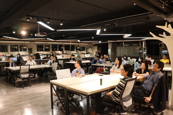 圖片標題:05-學生與來賓認真聽講