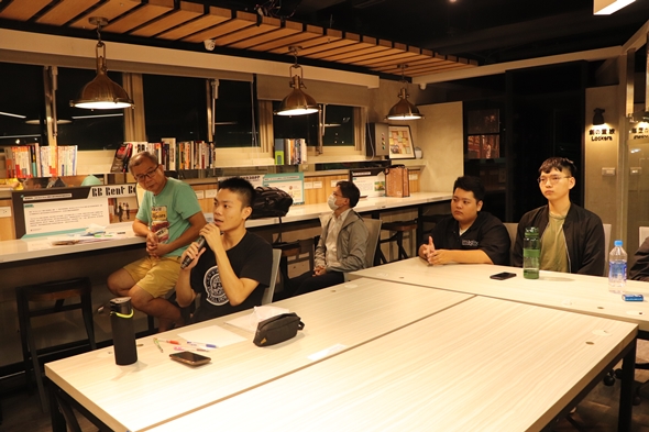 圖片標題:04-學生提問課外學習與課業的分配、職涯發展