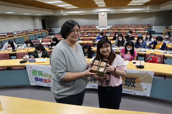 圖片標題:06 送老師小禮物