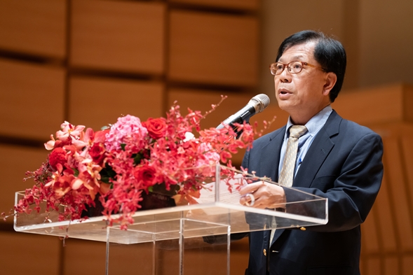 圖片標題:04中東歐研究中心張家銘主任致詞