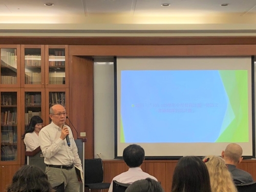 圖片標題:圖三：林聰敏老師介紹新書