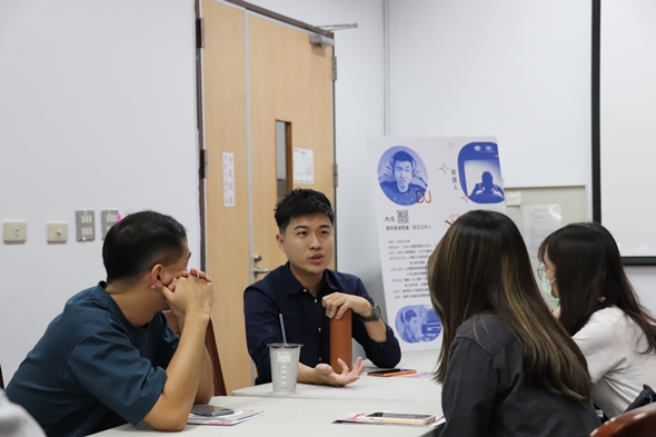 圖片標題:05同學與廣播人一對一問答