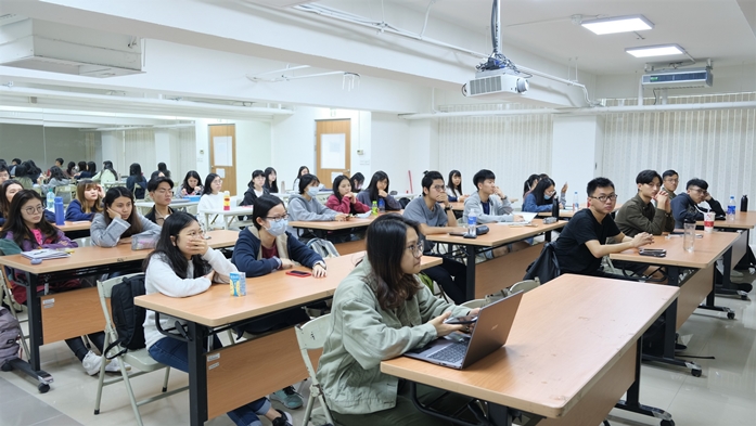 圖片標題:03 同學認真聽講