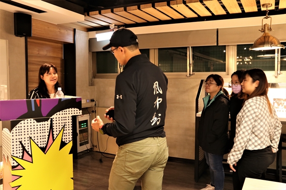 圖片標題:06 何宛蓁學姊與聽者討論交流