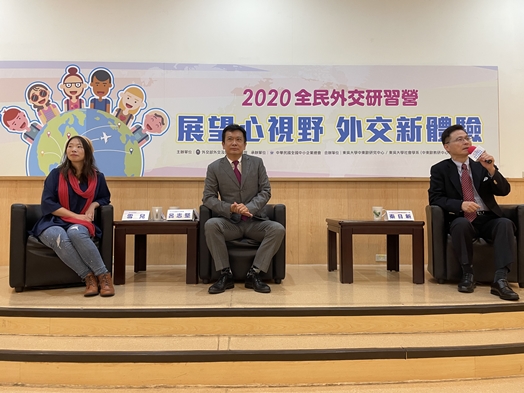 圖片標題:4三位講者回應同學們的提問