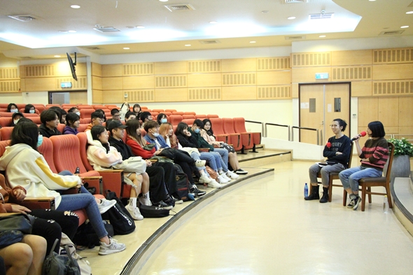 圖片標題:4導演蘇奕瑄製作人林怡伶輪流演講 