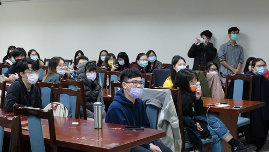 圖片標題:08 同學專心聽講