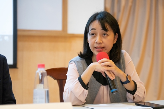 圖片標題:03 王婉諭委員回應同學問題