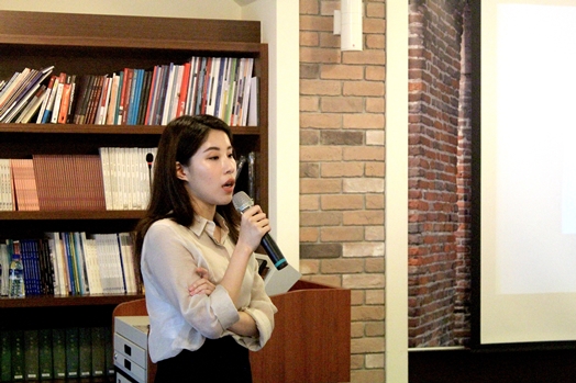 圖片標題:02-孟安學姊細心講解