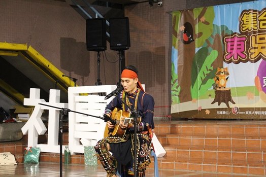 圖片標題:原住民連心社表演