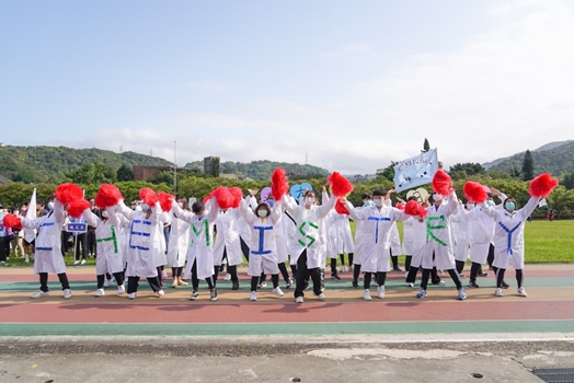 圖片標題:05 化學系活力繞場