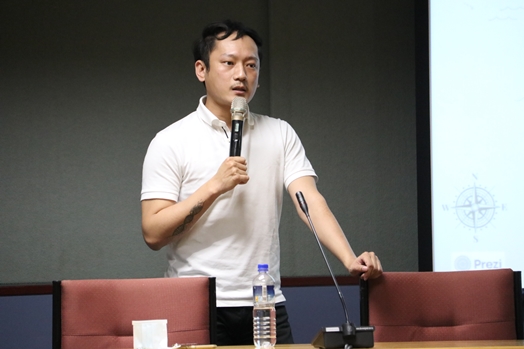 圖片標題:02 楊智強先生介紹羅興亞人