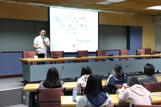 圖片標題:01 楊智強先生分享獨立記者經歷