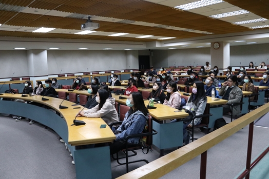 圖片標題:03 許多學生到場聆聽分享