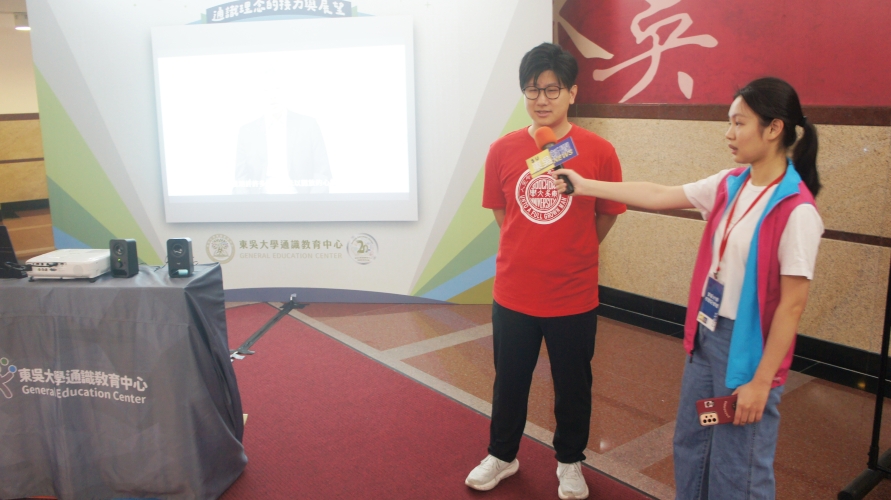 圖五：校園記者採訪東吳通識中心陳冠霖主任。_0