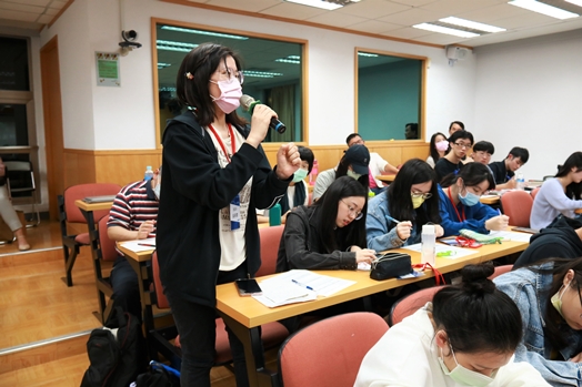 圖片標題:03 同學仔細發問