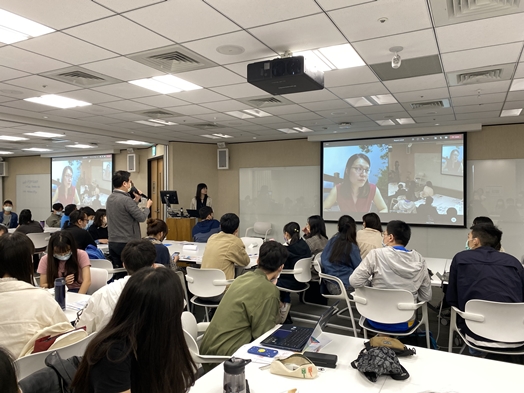 圖片標題:圖5_微軟亞洲全球黑帶團隊AI和ML張令儀專家與學員對話