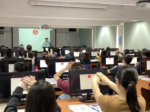 圖片標題:圖9_104人力銀行社會企業處王榮春副總經理帶領學生瞭解職涯發展