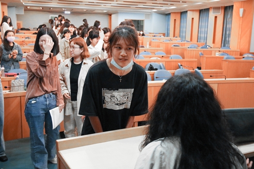 圖片標題:08 同學積極發問