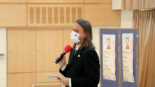 圖片標題:圖七DAAD金郁夫主任於開幕式上台致詞