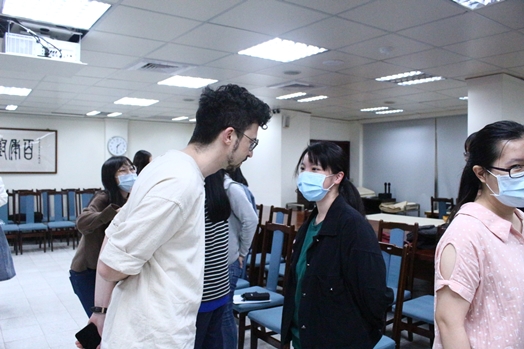 圖片標題:07講者與同學互動