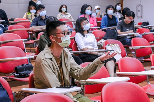 圖片標題:08同學提問