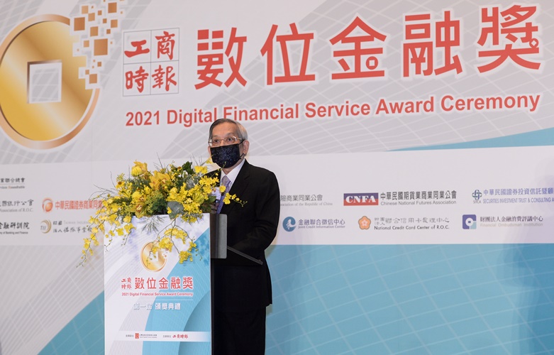 圖片標題:03聯合信用卡董事長劉燈城總召講評