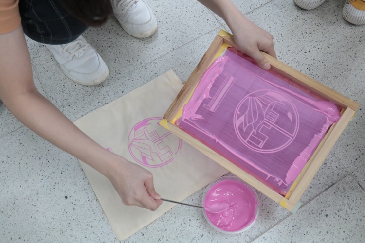 圖片標題:03同學實際動手操作