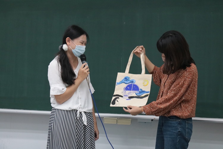 圖片標題:04同學分享自身作品(1)