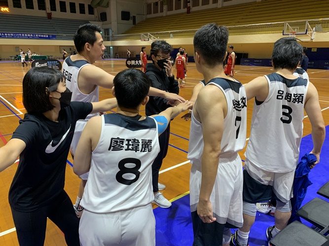 圖片標題:09丙組-賽中加油