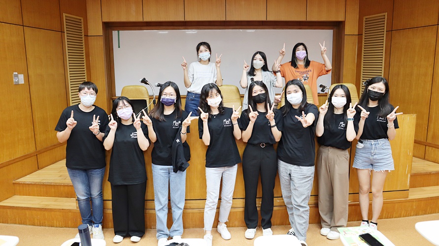 圖片標題:06 國際志工社大合照