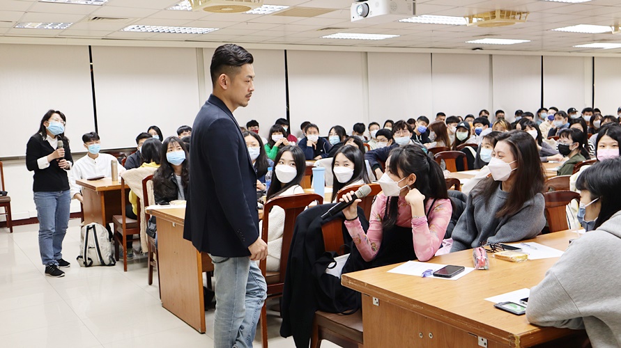 圖片標題:5 熱情發問的同學.JPG.JPG 的副本 的副本