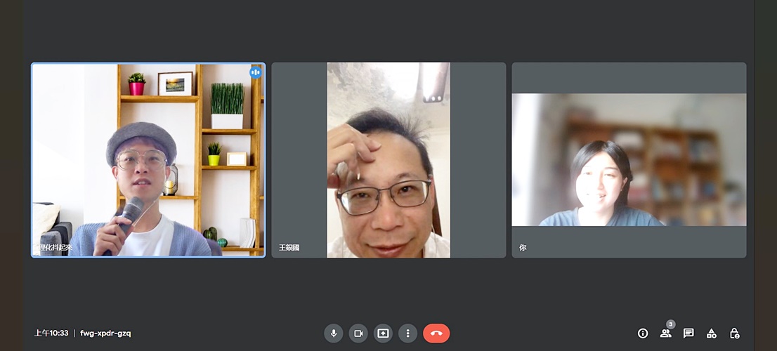 圖片標題:09李易翰學長、王銀國學長（左起）以視訊接受採訪，暢談相識過程及電影合作過程